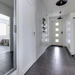 Viitatuuli Villa *